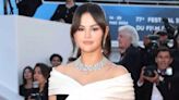 Selena Gomez Denies Plastic Surgery Allegations, Accepts Using Botox