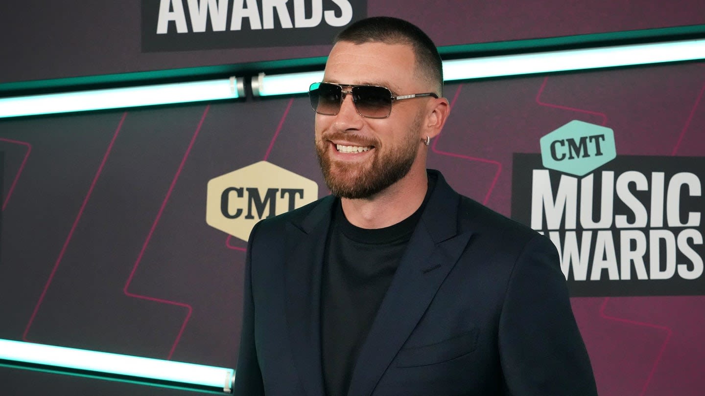 Travis Kelce Sounds Off on Fox for Replacing Greg Olsen With Tom Brady