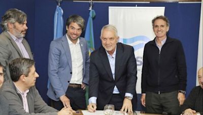 Agua potable en La Plata: firmaron obras por 250 millones para cambiar cañerías