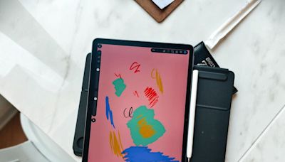 Huawei MatePad 11.5-Inch S PaperMatte Review: Affordable Lightweight Sketching Pad For Artists
