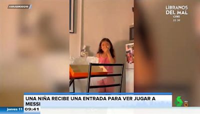 Una niña rompe a llorar de emoción tras recibir una entrada para ver un partido de Messi: "La ha deseado tanto..."