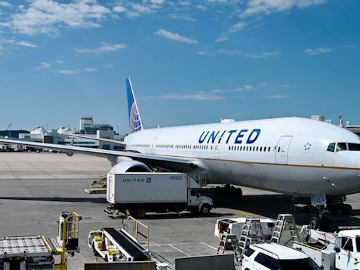 174 Passagiere an Bord - Kurz nach dem Start verliert eine Boeing 757 der United Airlines ein Rad