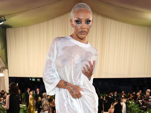 Doja Cat Turned Heads At The Met Gala In A Drenched Oversized T-Shirt, But Designer Christian Siriano Was...