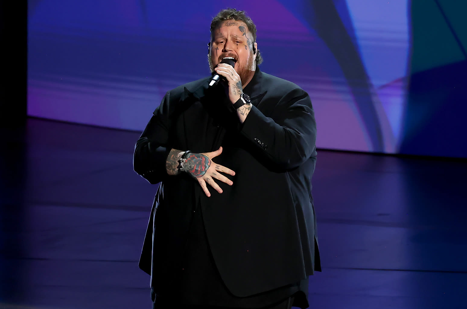 Jelly Roll Performs ‘I Am Not Okay’ to Remember Late TV Luminaries for Emmys ‘In Memoriam’ Segment