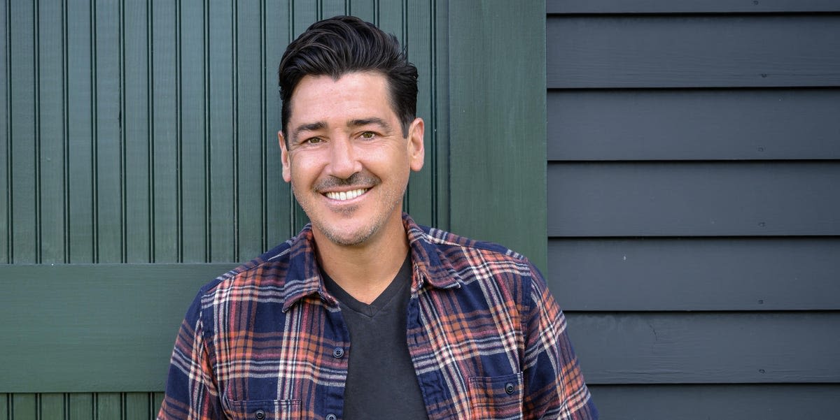 Jonathan Knight Reacts to Sexiest Handy Man Nomination: "What Is Going On?"