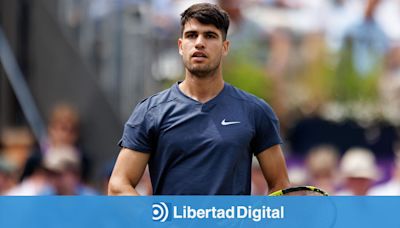 A Carlos Alcaraz se le complica Wimbledon