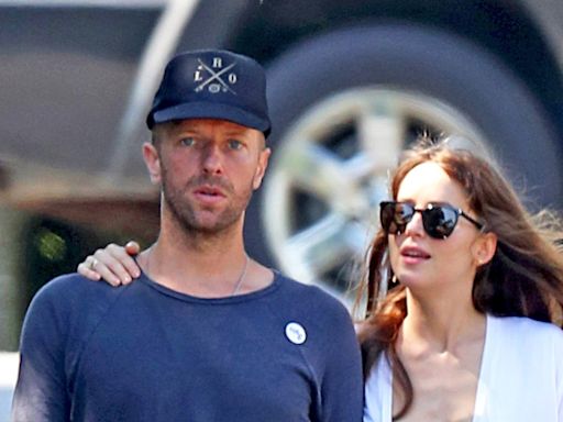 Tras comprometerse: Dakota Johnson y Chris Martin han sufrido fuertes "altibajos" en su relación pero "han vuelto"