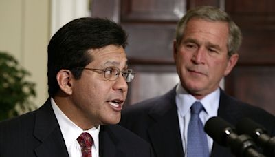 Alberto Gonzales becomes latest Bush alum to endorse Harris