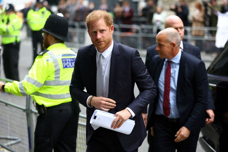 Prince Harry wins right to challenge UK police protection ruling