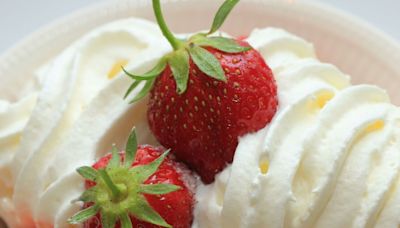 Strawberries and cream puff pastries that are perfect for Wimbledon final