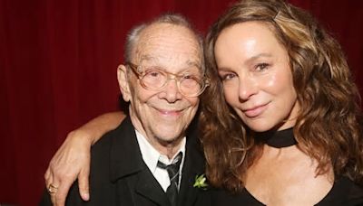 Photos: Joel Grey Celebrates 92nd Birthday at CABARET