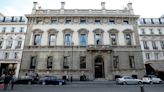 Garrick Club ‘votes to accept female members’