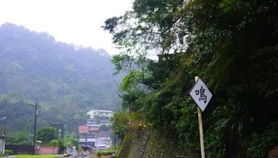 三貂嶺車站一出站就違法 他諷：台灣最奇葩