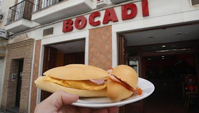 Una joven cordobesa arrasa en TikTok al enseñar los míticos bocadillos de Bocadi