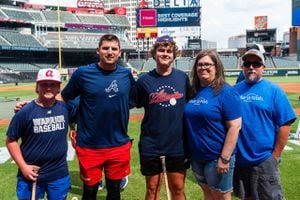 Atlanta Braves players make leukemia survivor’s wish come true