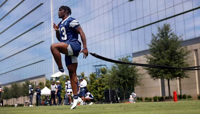 You’ll never guess which ‘teammate’ Cowboys LB DeMarvion Overshown lost jersey No. 0 to