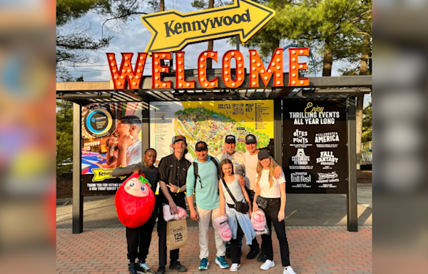 Jeremy Renner visits Kennywood while filming in Pittsburgh