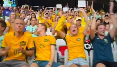 Fans all laugh at McCabe's reaction to being shown during Foord's Olympics match