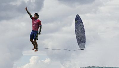 Perfect photo of near-perfect surfer goes viral at 2024 Olympics