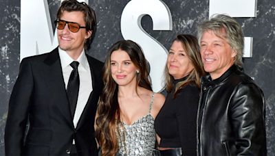 Bon Jovi habla de la próxima boda de su hijo con Millie Bobby Brown y lo compara con su propio matrimonio