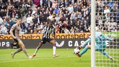 El Newcastle, con doblete de Isak, pasa por encima del Tottenham