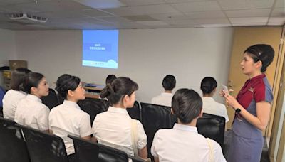 睽違7年「華信首招12名空服員」 1332人搶報名！醫護、公務員也來