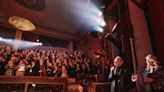 Neil Diamond Surprises ‘A Beautiful Noise’ Broadway Audience With Performance Of “Sweet Caroline”