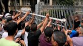 Líbano: Manifestantes exigen liberar a asaltantes de bancos
