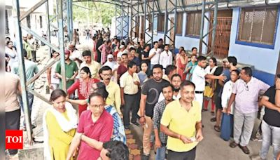 Lok Sabha polls: Kolkata turnout takes a hit over weather-EVM snag combo | Kolkata News - Times of India