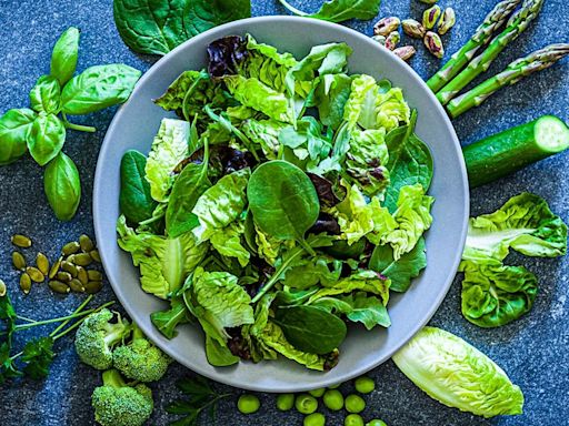 Can You Eat Green Leafy Vegetables In Monsoon? Expert Weighs In