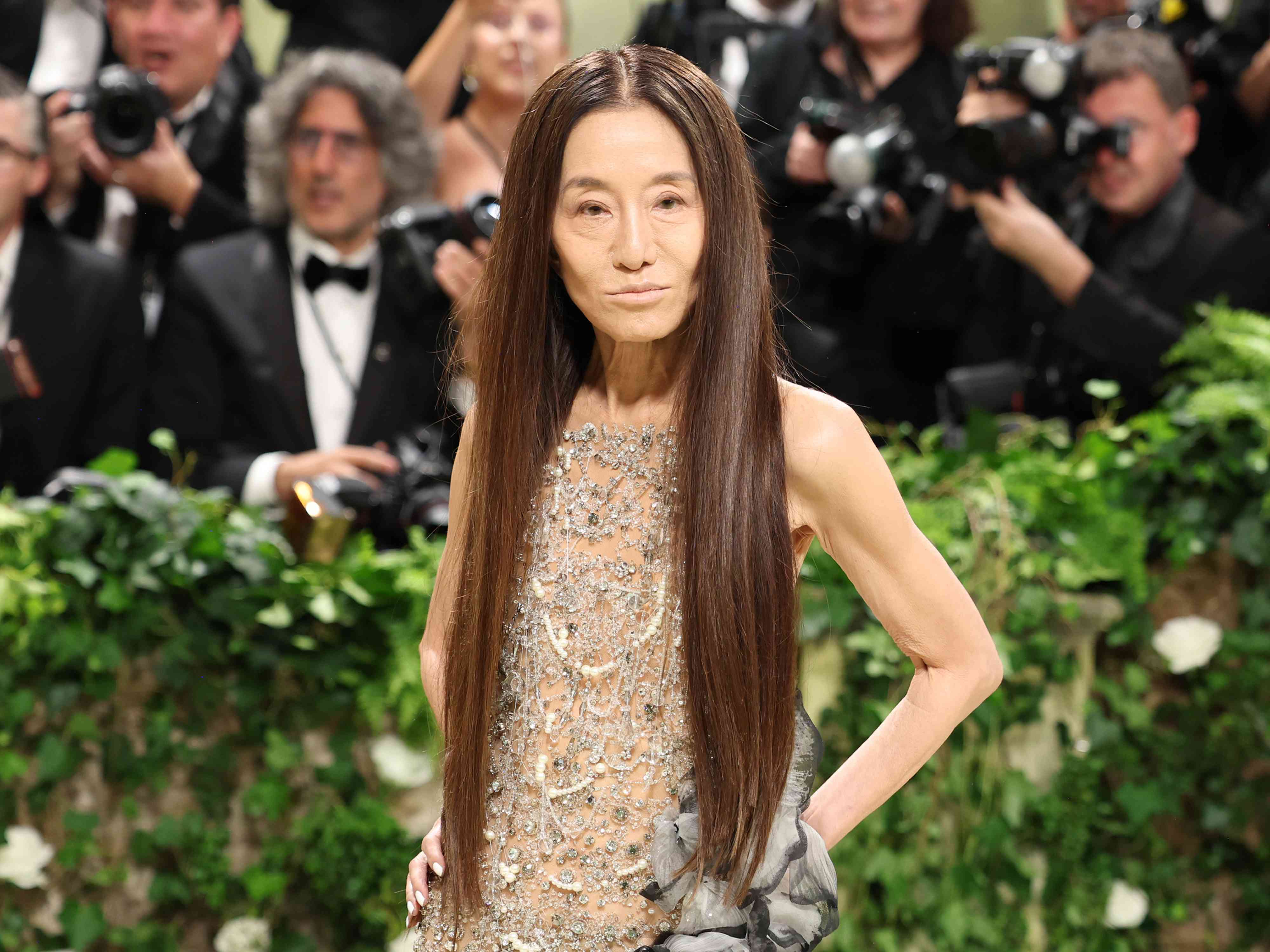 74-Year-Old Vera Wang Rocked a White-Hot Swimsuit With the Shoe Trend That Just Won’t Quit