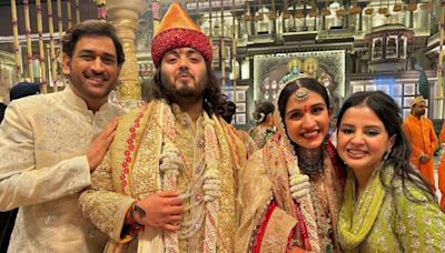 MS Dhoni and wife Sakshi congratulate Anant-Radhika, share beautiful picture with the newlyweds