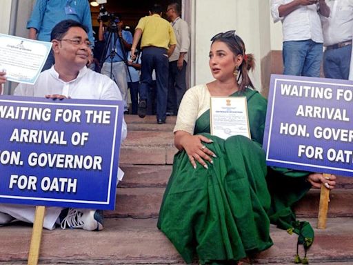 2 TMC MLAs stage stir awaiting Governor’s arrival in Bengal assembly