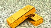 Gold prices edge towards $2351 amid weakening US Dollar