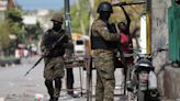 El Ejército de EEUU saca por aire a personal de la embajada en Haití, refuerza la seguridad