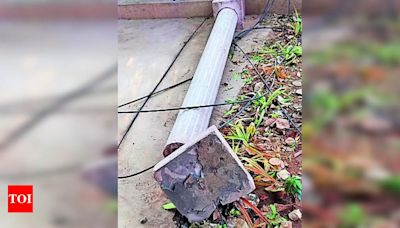 5-yr-old kid hurt as light pole falls in Sarnath; probe ordered | Varanasi News - Times of India