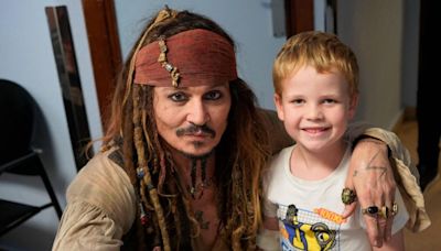 Johnny Depp Dresses Up as Jack Sparrow to Surprise Sick Children at Hospital in Spain: Photos