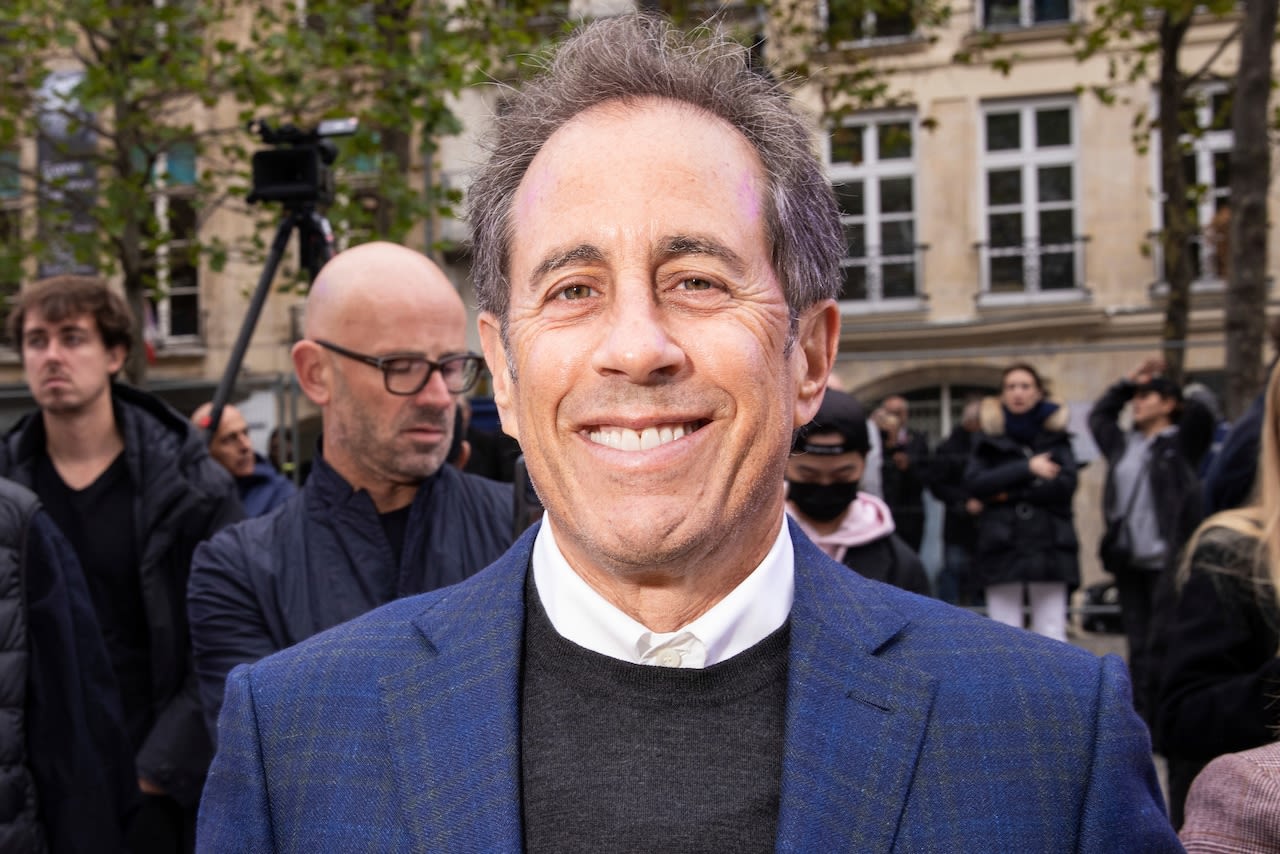 Jerry Seinfeld apologizes to this shock jock after inadvertently insulting him