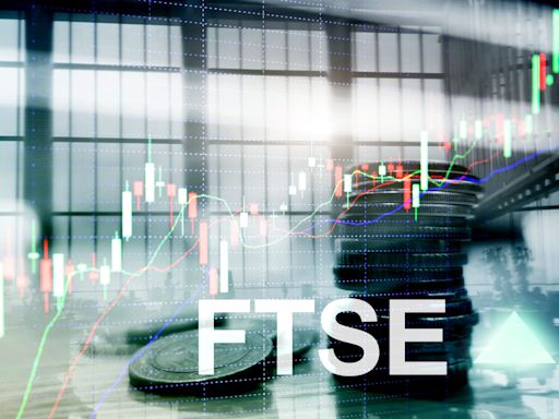 FTSE 100 Consolidates, S&P 500 Faces Critical Test, Earnings Ahead