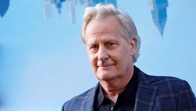 Actor Jeff Daniels says he hopes voters will choose Biden amid ‘war on Democracy’