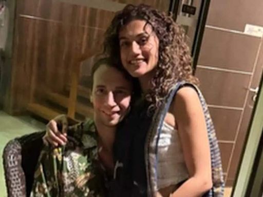 Taapsee Pannu gives a quirky response to paparazzo for congratulating her on wedding with Mathias Boe: 'Main hi bhool gayi hoon' | Hindi Movie News - Times of India