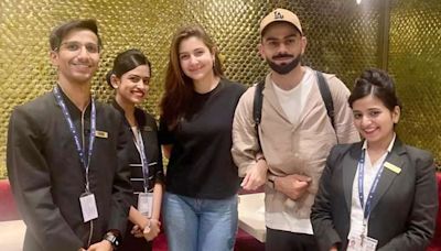 Virat Kohli and Anushka Sharma leave for New York for T20 World Cup 2024; pose with fans at the airport, see pic 20 : Bollywood News - Bollywood Hungama