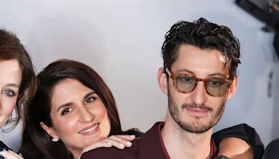 Géraldine Nakache retrouve François Civil et Pierre Niney à l’avant-première de « Fiasco » en Normandie