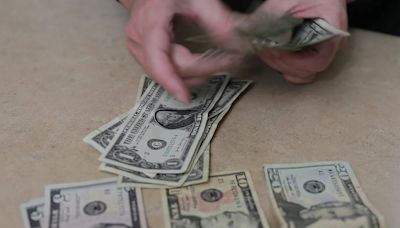 Jornada financiera: el dólar libre subió casi 5% en el comienzo de julio y llegó a 1.430 pesos