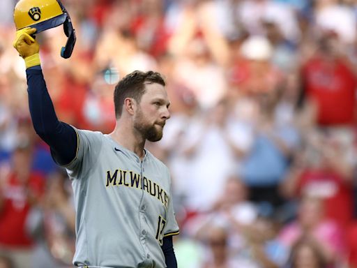 Rhys Hoskins gets thunderous ovation from Phillies fans in return to Citizens Bank Park: 'It was loud'