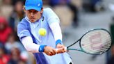 Roland-Garros : la touchante communion entre un jeune fan et l’Australien Alex De Minaur