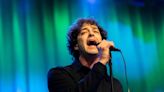 Lee Mead shaves off trademark curls as he undergoes hair transplant