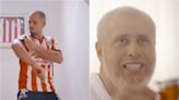 VIDEO: Chicharito Hernández y el 'Bofo' Bautista protagonizan comercial de Chivas | El Universal