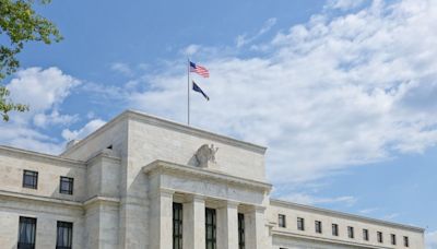 U.S. Federal Reserve getting ‘closer’ to cutting interest rates, top officials say