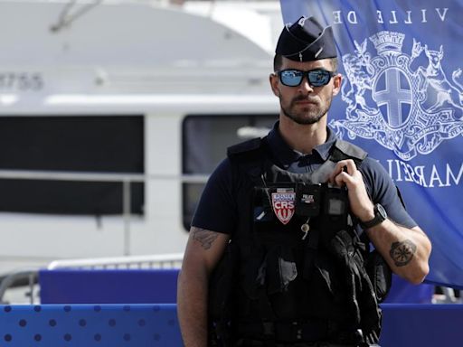 Máxima seguridad en Marsella por la llegada de la llama olímpica a Francia